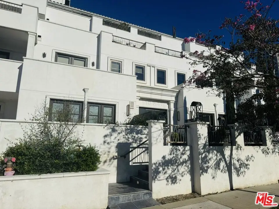 10647 Ashton Avenue #203, Los Angeles, CA 90024 - Image #1