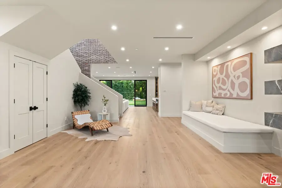 11746 La Maida Street, Valley Village, CA 91607 - Image #3