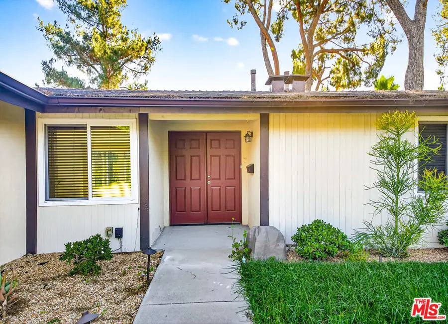 20524 Rhoda Street, Woodland Hills, CA 91367 - Image #3