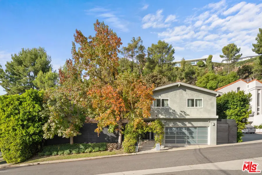 9767 Apricot Lane, Beverly Hills, CA 90210 - Image #2