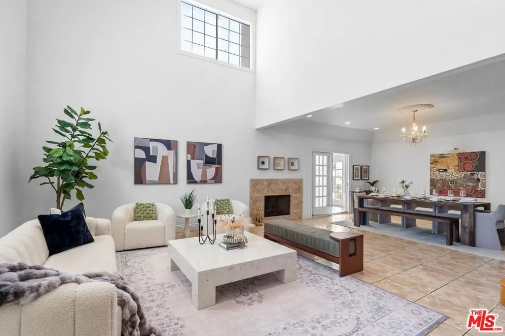 800 S Bronson Avenue, Los Angeles, CA 90005 - Image #1