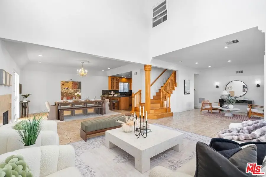 800 S Bronson Avenue, Los Angeles, CA 90005 - Image #2