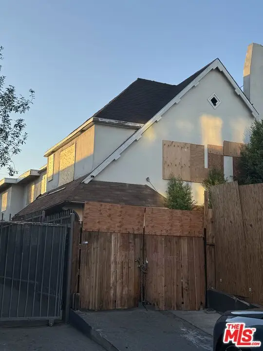 427 S Gramercy Place, Los Angeles, CA 90020