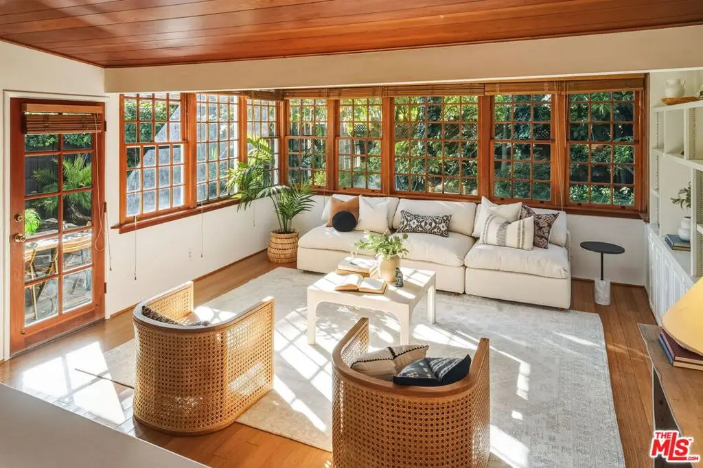 5351 Lemona Avenue, Sherman Oaks, CA 91411 - Image #1