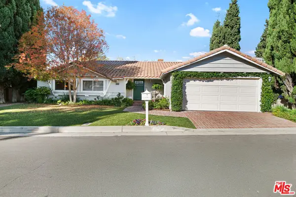 15570 Briarwood Drive, Sherman Oaks, CA 91403