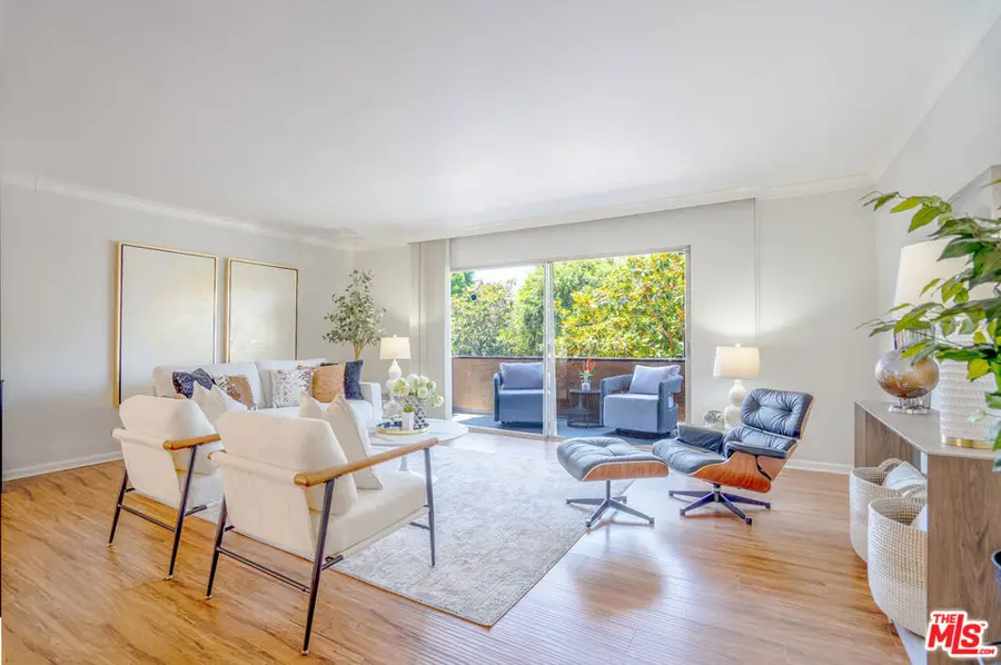 818 S Lucerne Boulevard #205, Los Angeles, CA 90005 - Image #2