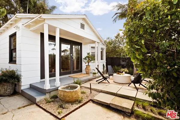 1034 Oakwood Avenue, Venice, CA 90291