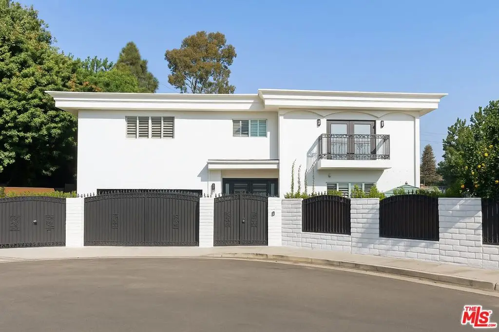 2744 S Bentley Avenue, Los Angeles, CA 90064 - Image #1