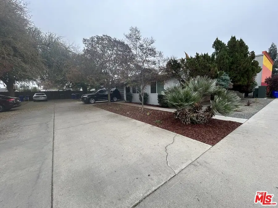 36 N G Street, Porterville, CA 93257 - Image #2