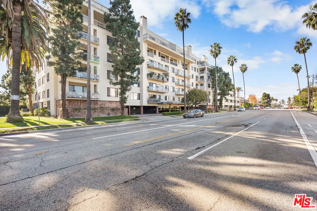 4460 Wilshire Boulevard #406, Los Angeles, CA 90010 - Image #1