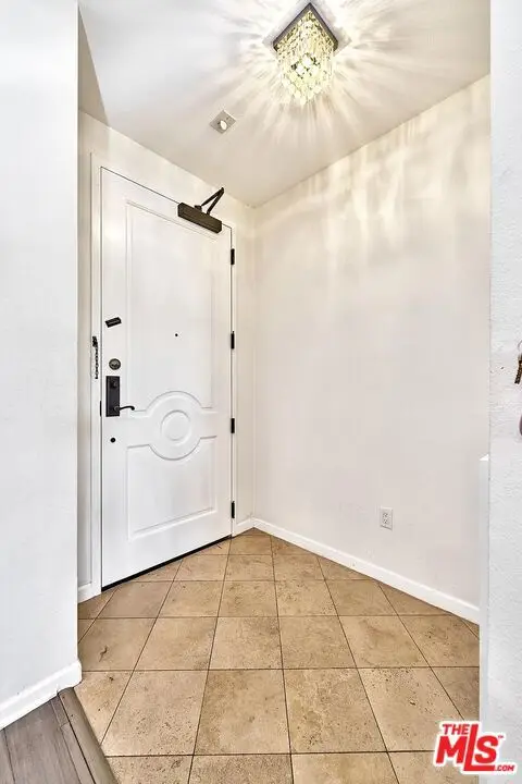 871 Crenshaw Boulevard #305, Los Angeles, CA 90005 - Image #2