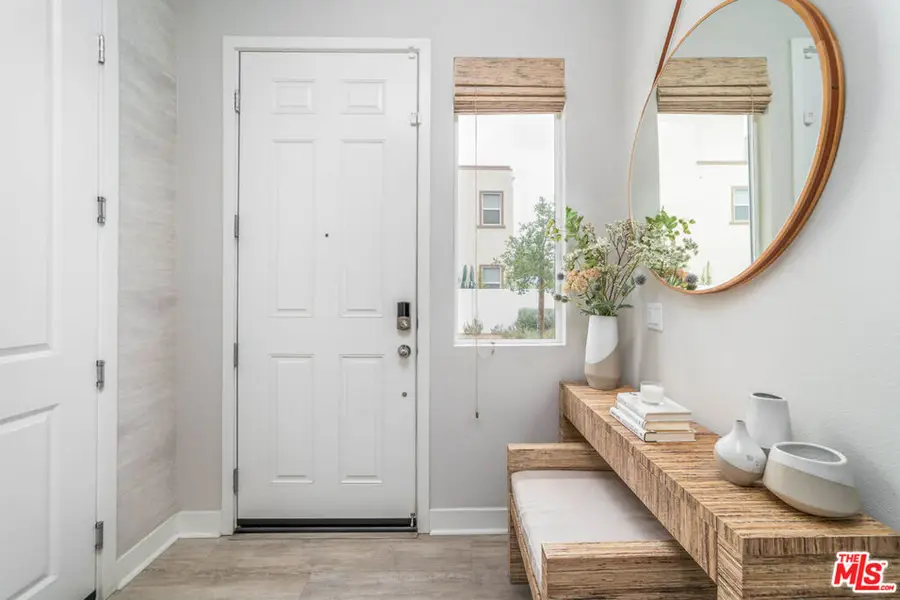 587 Daniel Freeman Circle, Inglewood, CA 90301 - Image #2