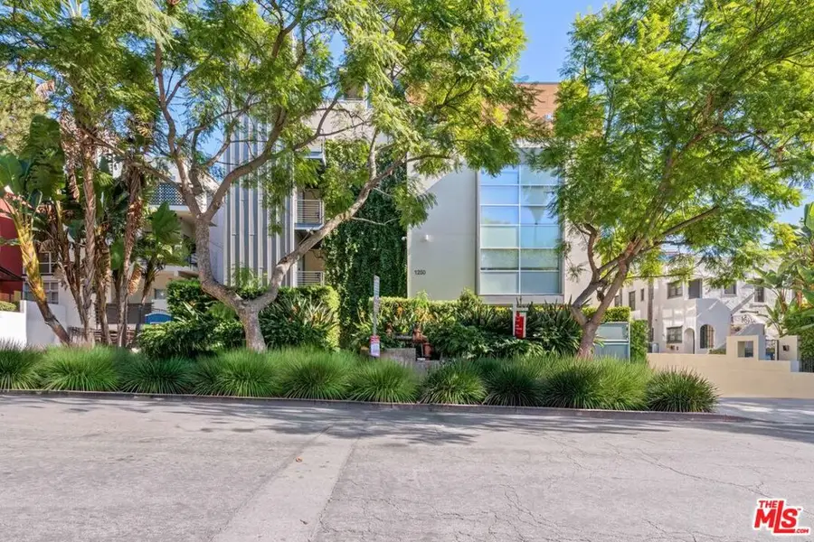 1250 N Harper Avenue #401, West Hollywood, CA 90046 - Image #2