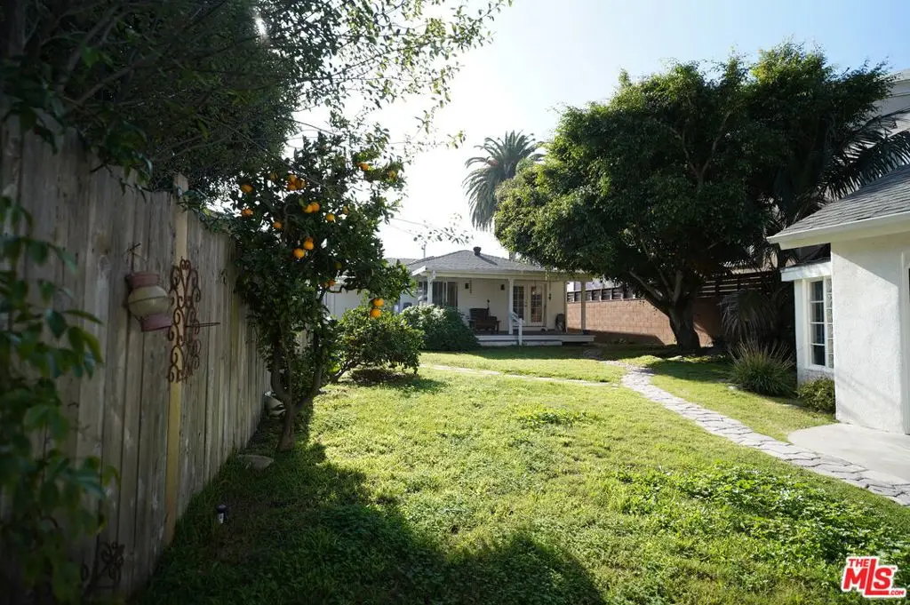 1041 Avenue D, Redondo Beach, CA 90277 - Image #1