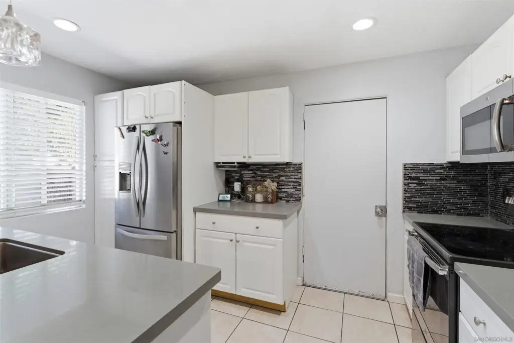 3305 Steel St, San Diego, CA 92113 - #1