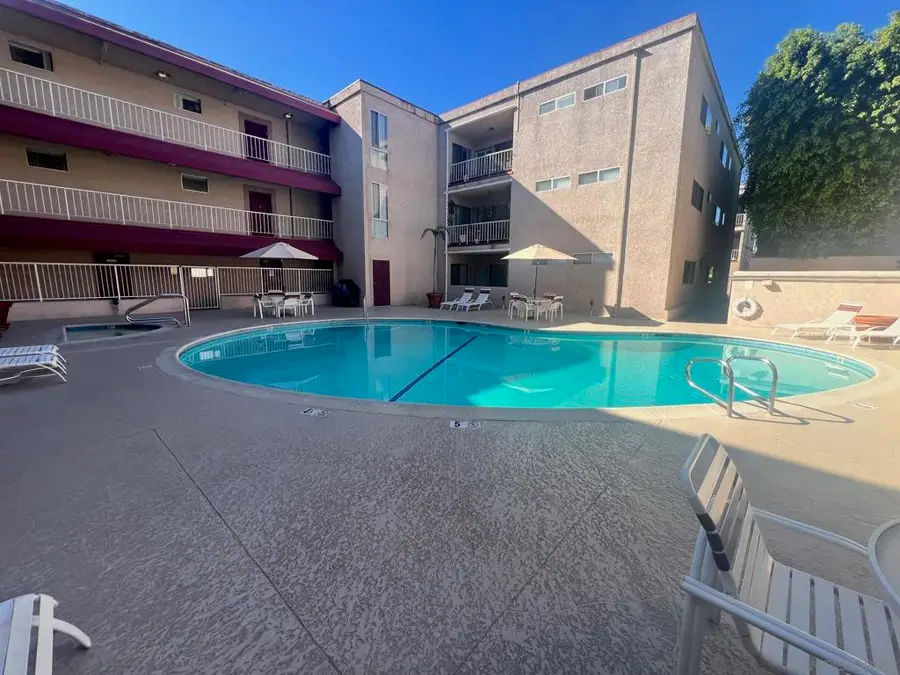 4487 Colbath Ave #207, Sherman Oaks, CA 91423 - #3