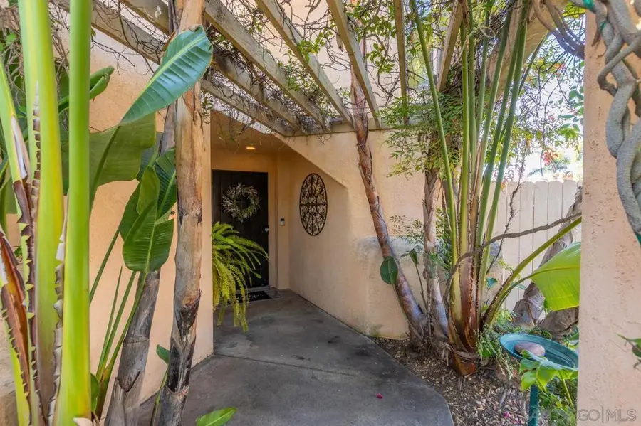 2160 Villa Sonoma Gln, Escondido, CA 92029 - #3