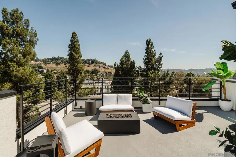 3868 N Riley Lane N, Los Angeles, CA 90065 - Image #2