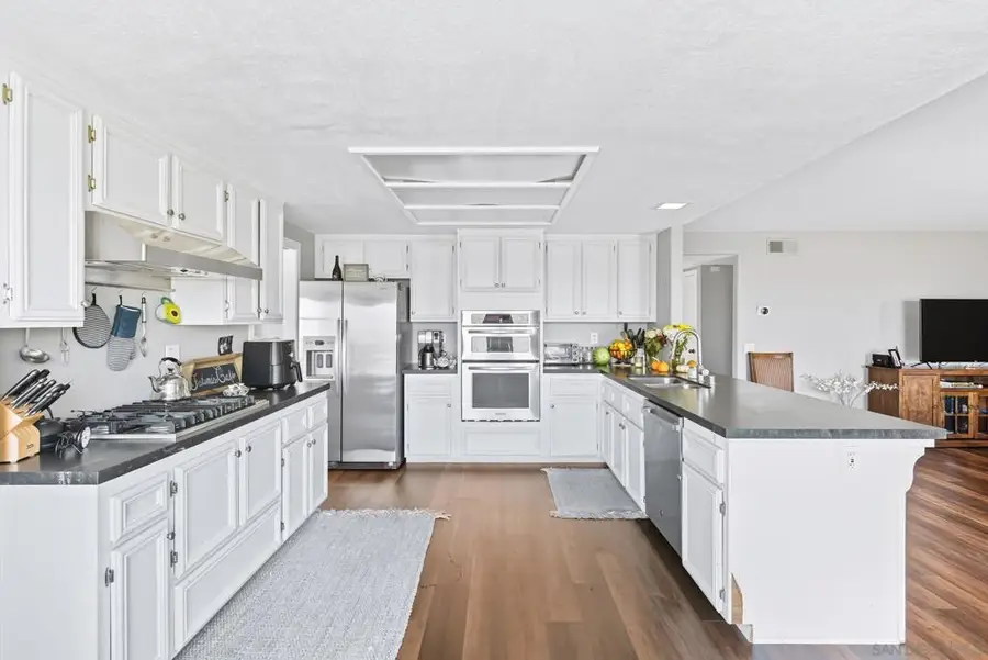363 Surrey Dr, Bonita, CA 91902 - #3
