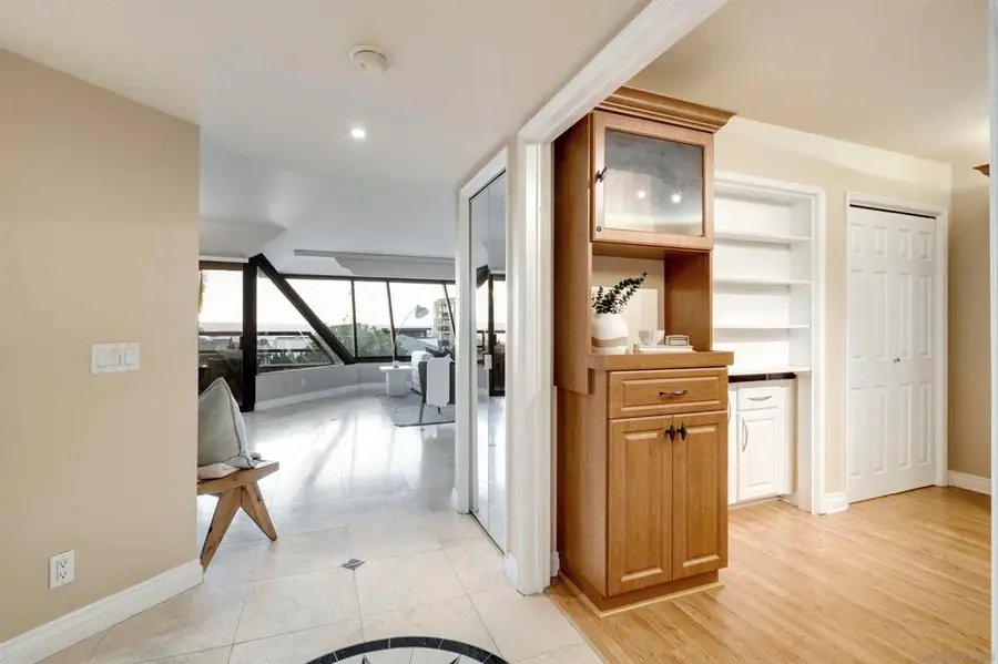 230 W Laurel #303, San Diego, CA 92101 - #2