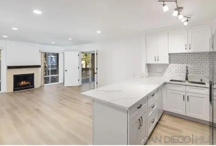 4600 Lamont St #204, San Diego, CA 92109 - #2