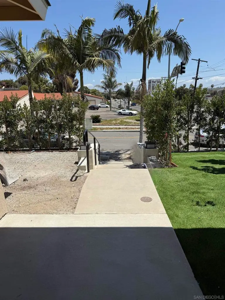 519 Camelot Dr, Oceanside, CA 92054 - #2