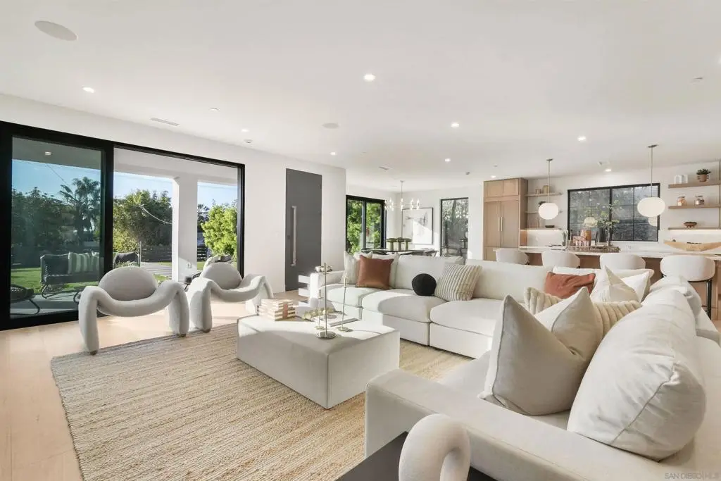 2113 Frankfort St, San Diego, CA 92110 - #1