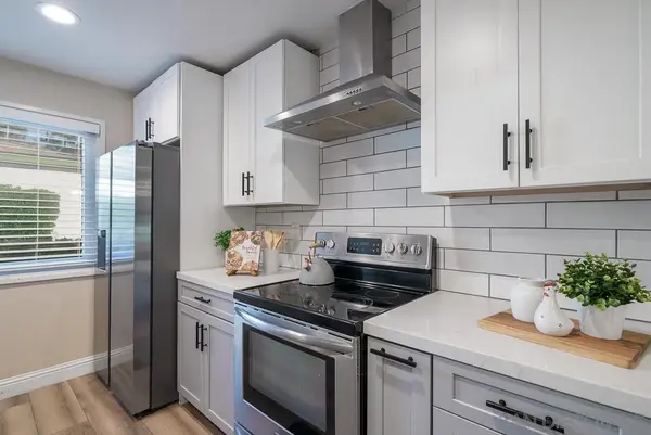 3121 Evening Way #B, La Jolla, CA 92037