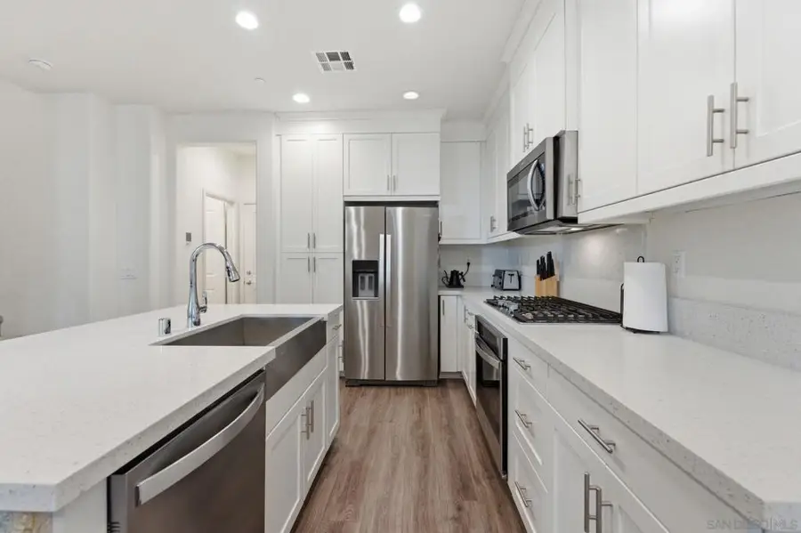 2464 Solara Lane, Vista, CA 92081 - #3