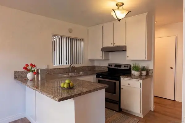 4085 Crystal Dawn #104, San Diego, CA 92122