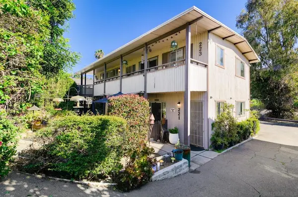 221 Ardys Pl, Vista, CA 92084