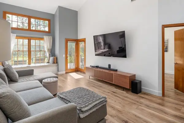 8647 Circle R Valley Ln, Escondido, CA 92026