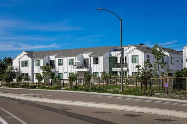 1107 Catania Court #208, Encinitas, CA 92024