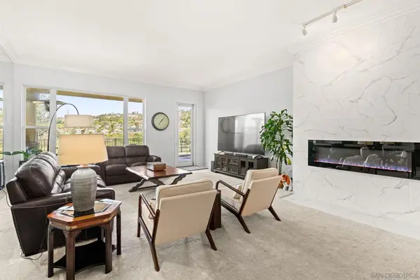 2534 Navarra #B, Carlsbad, CA 92009