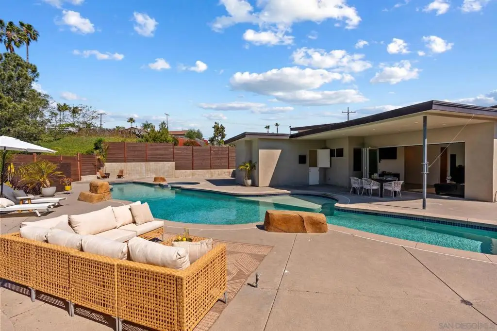 3590 Chasewood Dr., San Diego, CA 92111 - #1