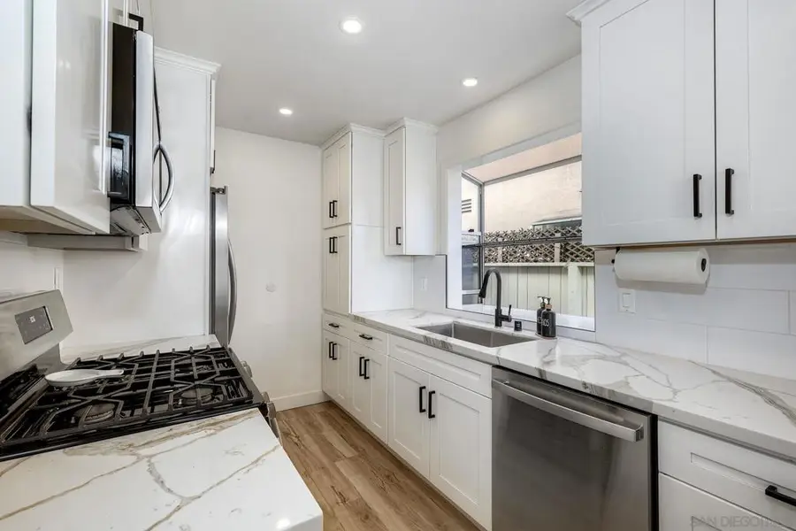 3063 Barnard #1, San Diego, CA 92110 - #3