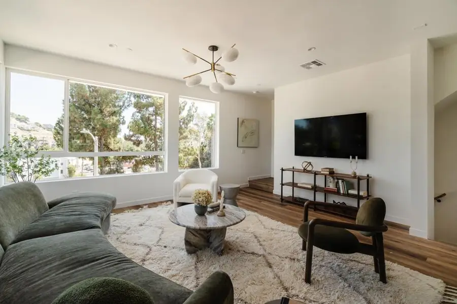 3852 N Emery Wy, Los Angeles, CA 90065 - #3