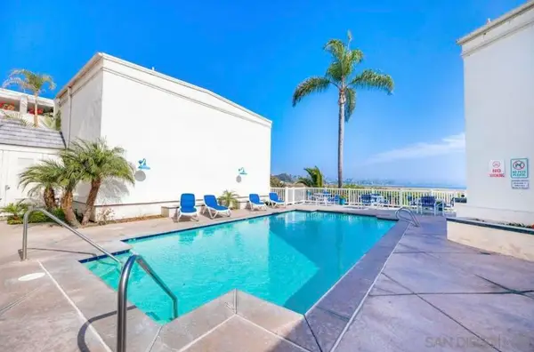 3999 Crown Point Dr #29, San Diego, CA 92109