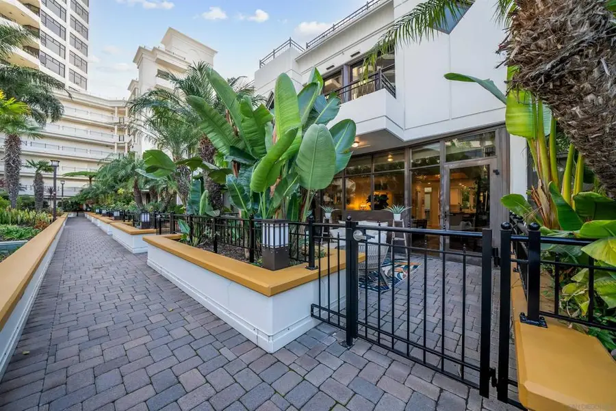 700 W Harbor Drive #TH5, San Diego, CA 92101 - #2