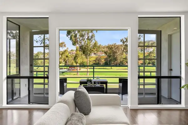 2556 Navarra Drive #C, Carlsbad, CA 92009