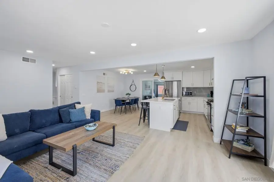 11131 Tyrolean Way, San Diego, CA 92126 - #3