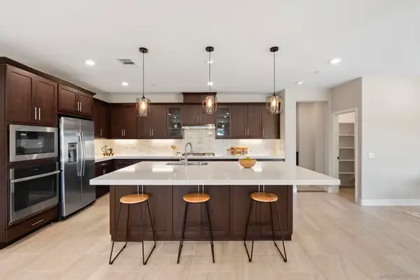 2966 Hayloft Pl, Escondido, CA 92029