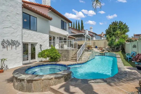 821 Inspiration Ln, Escondido, CA 92025