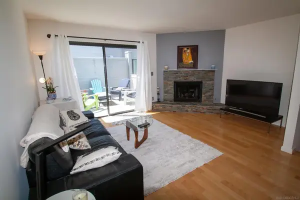 814 America Way, Del Mar, CA 92014