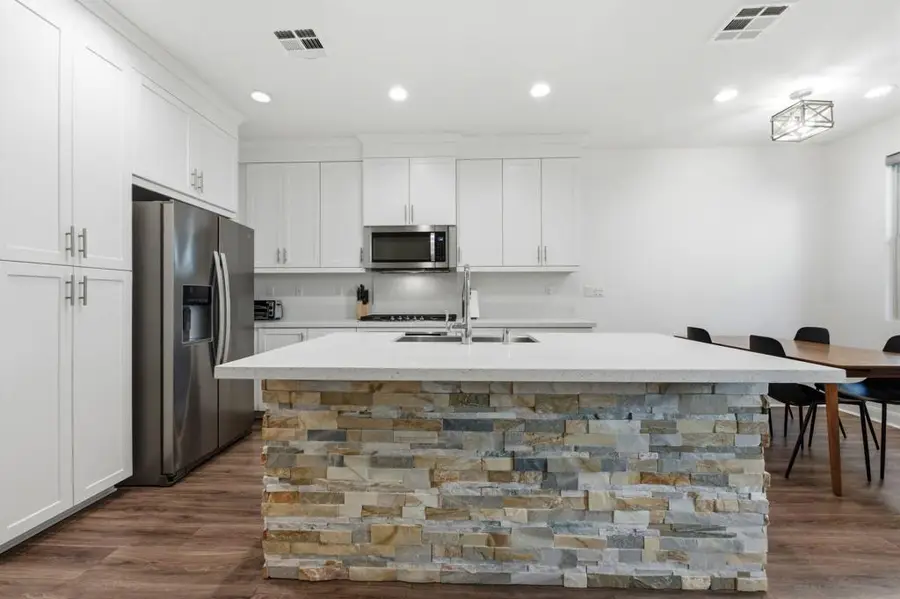 2464 Solara Lane, Vista, CA 92081 - #3