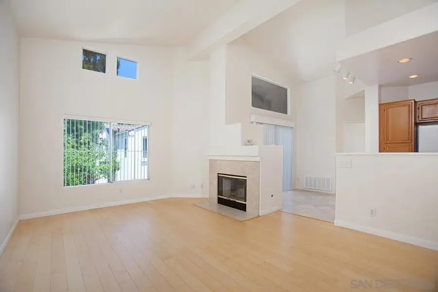 5558 Renaissance Ave #1, San Diego, CA 92122 - #2