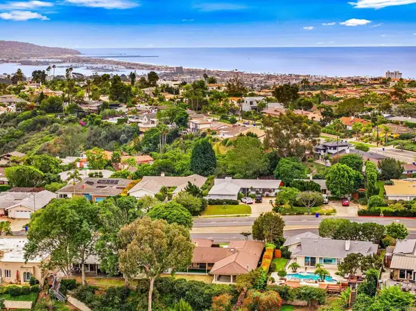 5877 Soledad Mountain Road, La Jolla, CA 92037