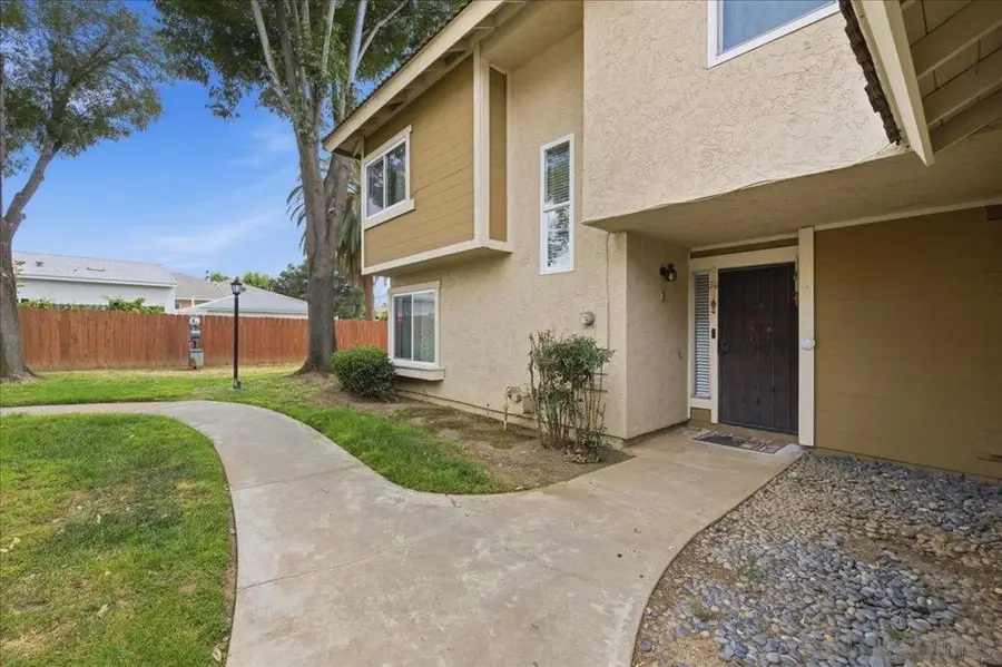 10709 Lisa Meadows Dr Unit B, Santee, CA 92071 - #3