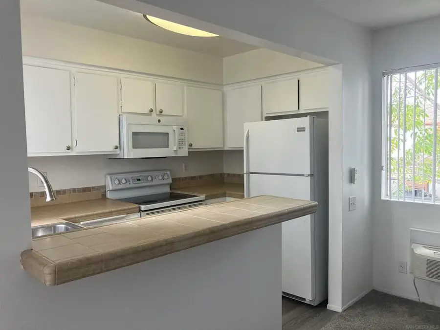 1361 Caminito Gabaldon #D, San Diego, CA 92108 - #2