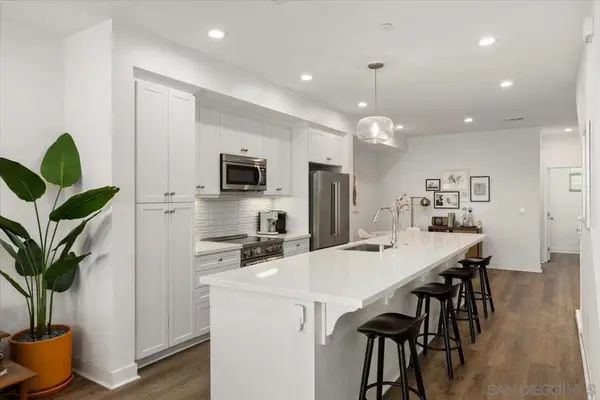 1107 Hibiscus Way, Oceanside, CA 92054